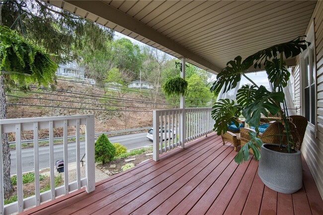 Building Photo - 911 Nevin Ave