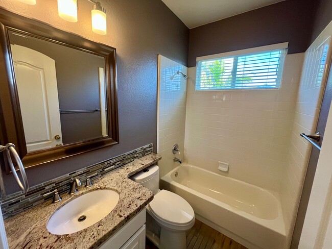 Building Photo - Carlsbad 4 bedroom Stunner on Cul-de-sac w...