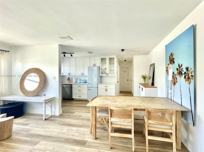 Building Photo - 221 Meridian Ave