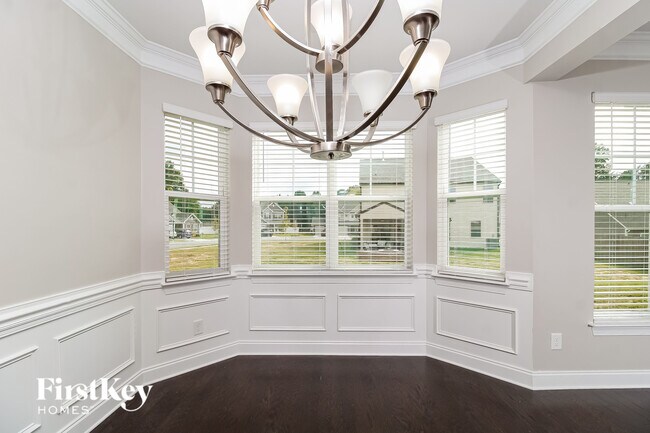 Building Photo - 1313 Royal Coach Trail