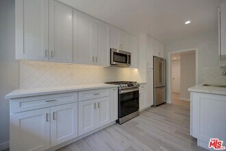 Building Photo - 505 N Alfred St