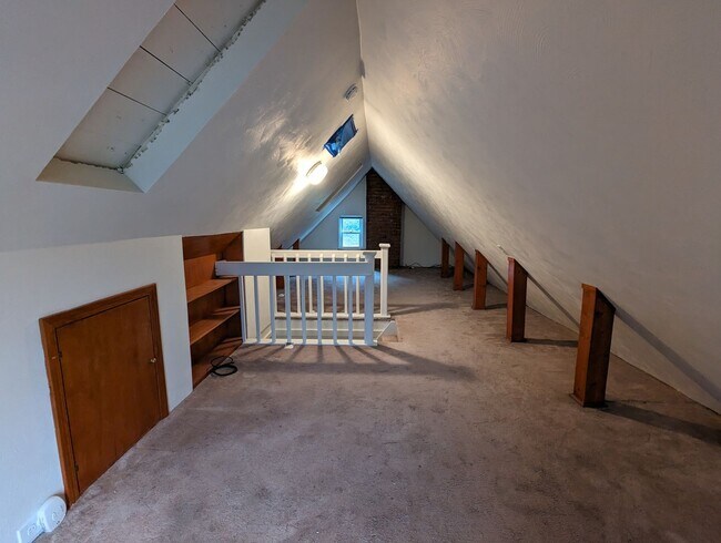 Building Photo - 2 Bedroom 1 Bathroom Single Family Home (M...