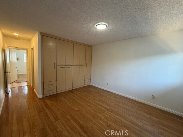 Building Photo - 240 W Verdugo Ave