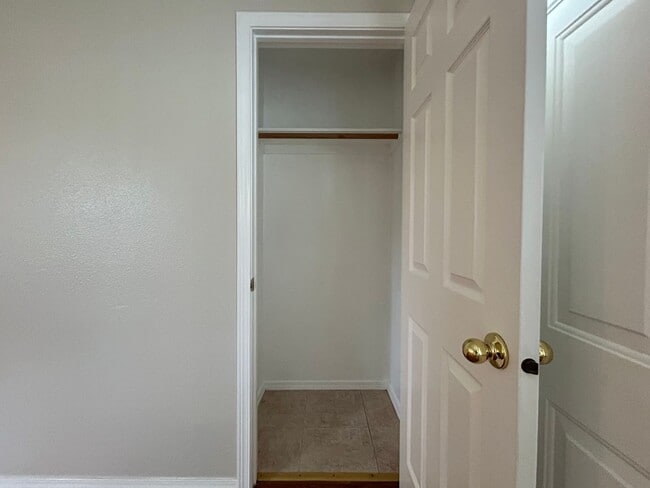 Building Photo - Tranquil 1 Bed, 1 Bath House!