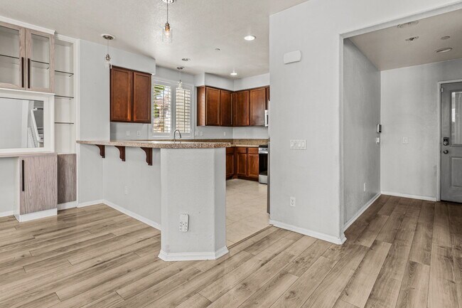 Building Photo - 1636 Avenida Aviare