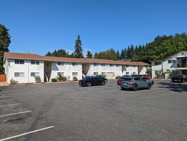 Building Photo - 2301 S 74th St