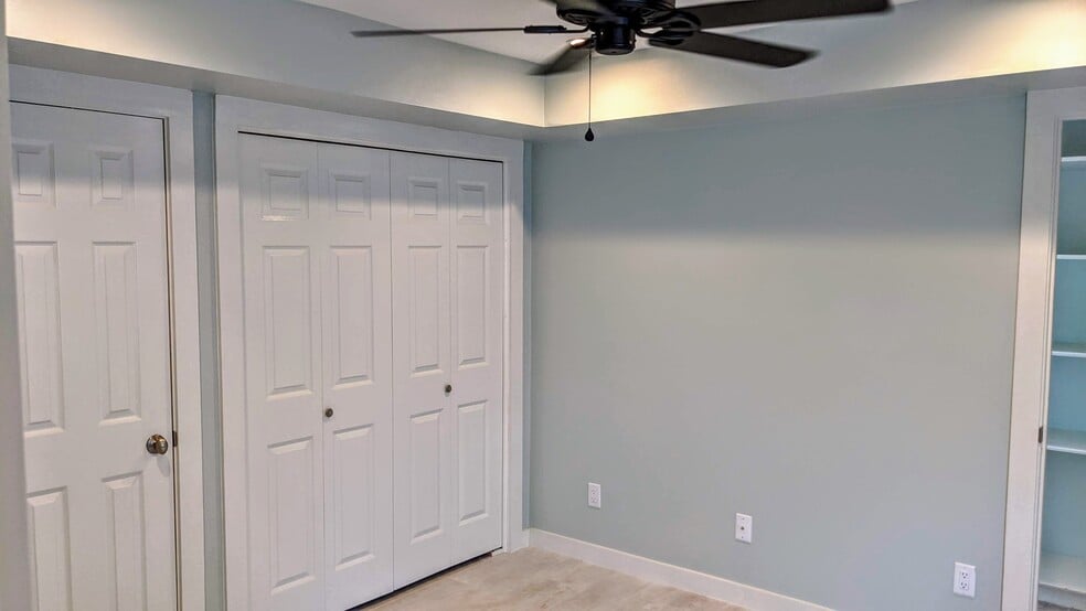 Building Photo - 917 Hendricks Ave