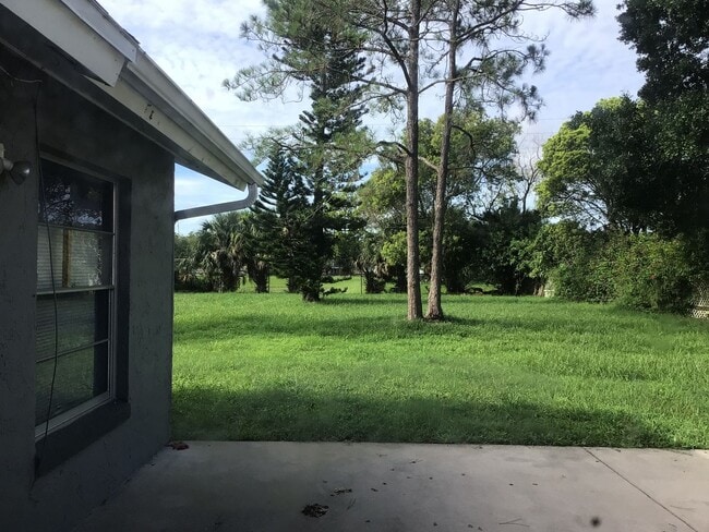 Building Photo - 1-Story Home.. 4 bedroom 2 bath home