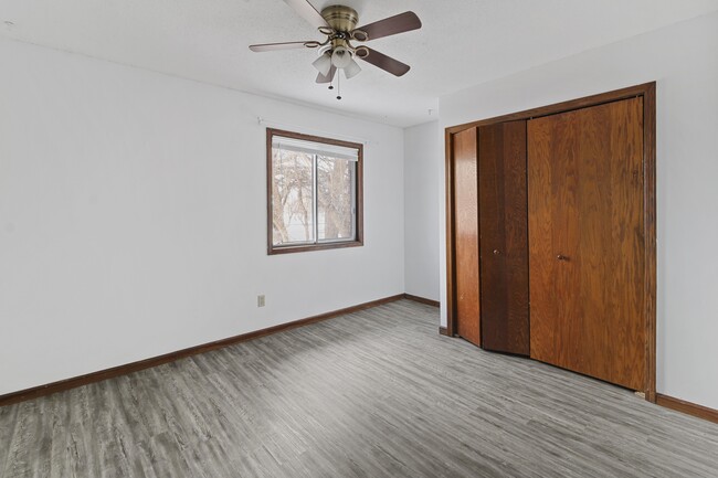 Building Photo - 1305 Christopher Cir