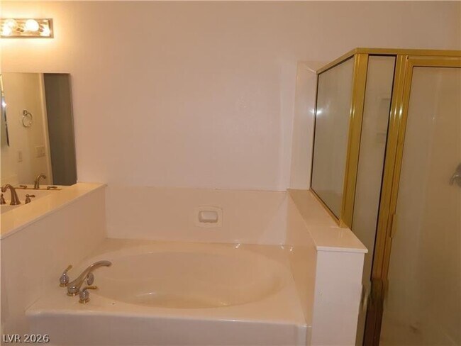 Building Photo - 676 Hitchen Post Dr