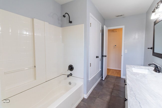 Building Photo - 4807 Del Rio Trail