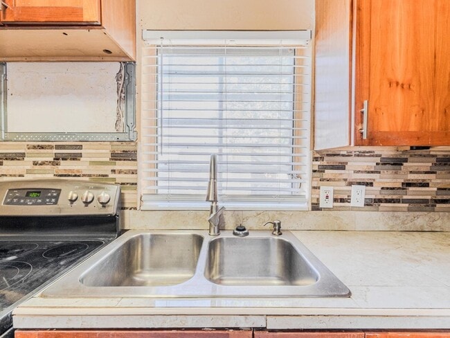 Building Photo - 112 W 34th St