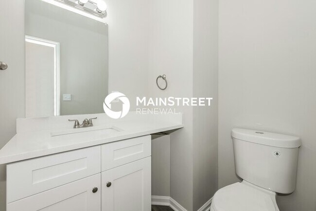 Building Photo - 4 Bedroom Pet-Friendly Home in Riverdale, ...