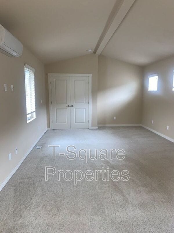 Building Photo - 10218 242nd Ave NE