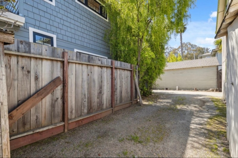 Building Photo - 403 13th Ave