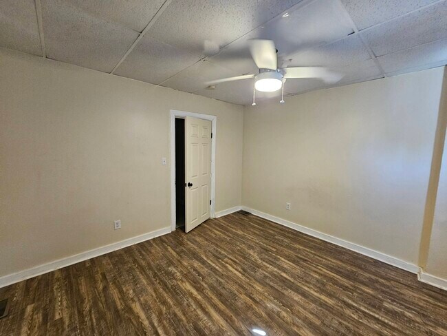 Building Photo - 526 Ridge St