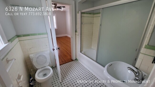 Building Photo - Beautiful 3 Bed in West Ridge