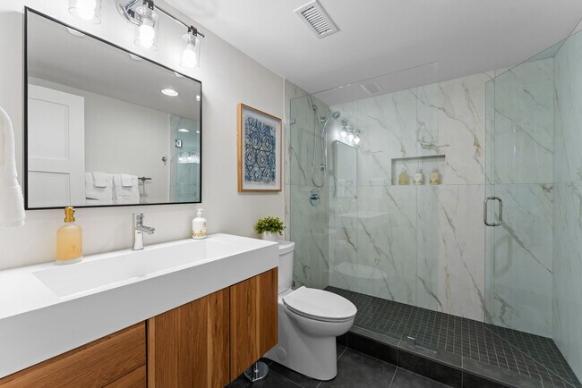 Building Photo - 3837 Fox Run