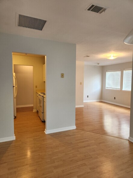 Building Photo - 1317 Airport Dr