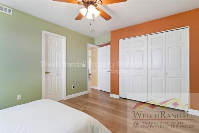 Building Photo - 3831 S River Run Wy