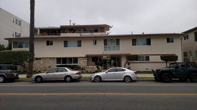 Primary Photo - 915 Ocean Ave