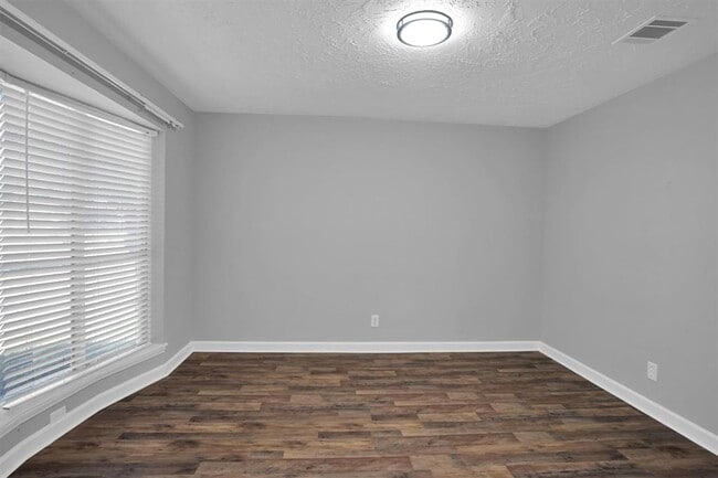 Building Photo - 9611 Huntington Hill Dr