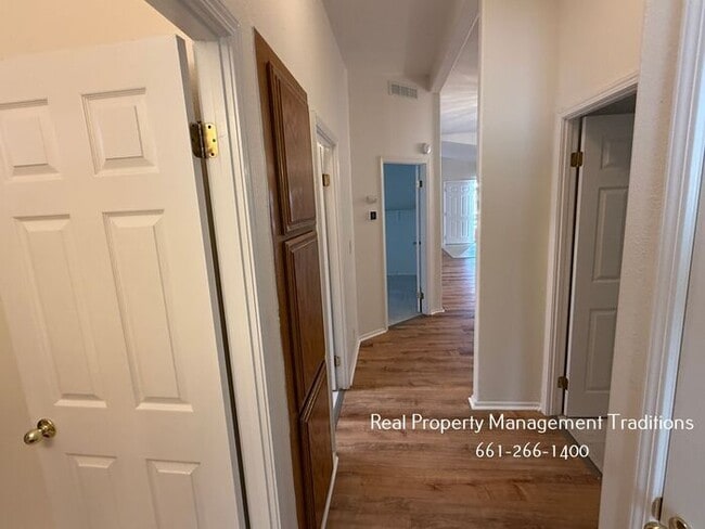 Building Photo - Fabulous Home in Stallion Meadows, Acton