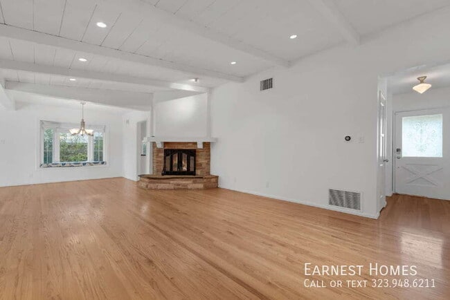 Building Photo - 13400 Weddington St