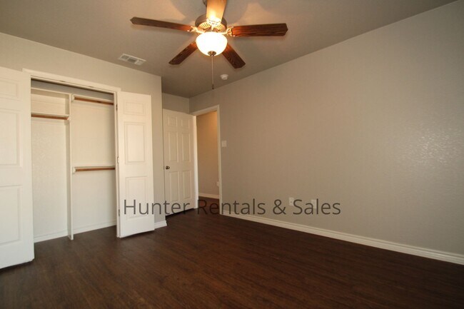 Building Photo - Luxury Duplex Close to Texas A&M-Central Texas