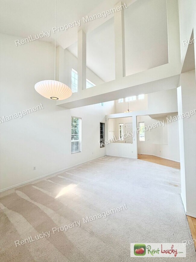 Building Photo - 1401 62nd Ct SE