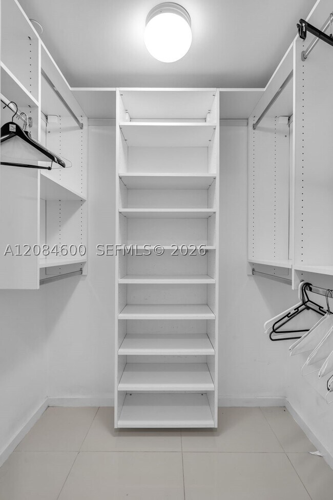 Building Photo - 5252 NW 85th Ave
