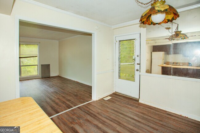 Building Photo - 2143 Ingleside Ave