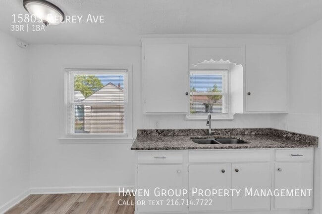 Building Photo - 15803 Delrey Ave