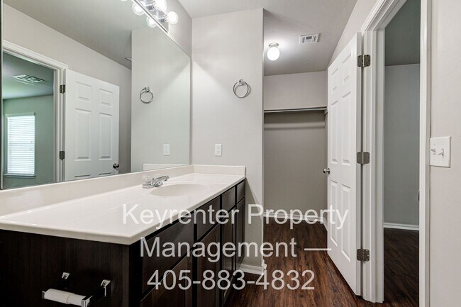 Building Photo - Gorgeous 3 Bed 2 Bath in Moore/SE OKC