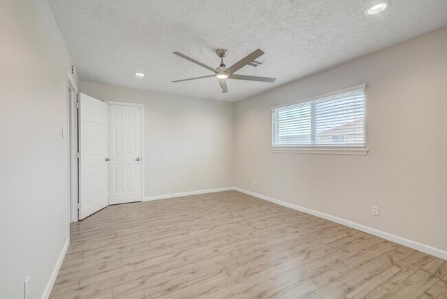 Building Photo - 1099 Redfish St