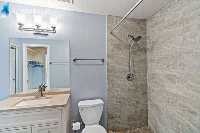 Building Photo - Charming 1-bed, 1-bath second-floor condo unit in the Barcelona Manor Condominiums!