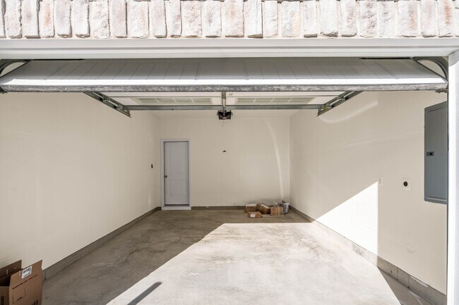 Building Photo - 383 Scranton Ln