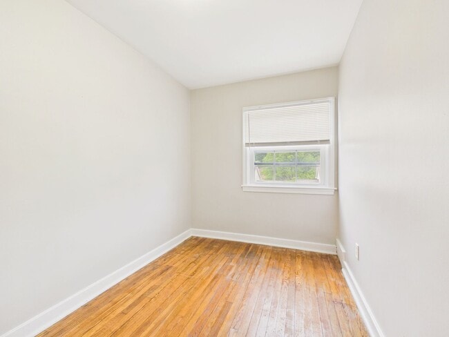 Building Photo - 3 Bedroom House in Harrisburg