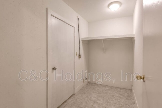 Building Photo - 212 201st E Ave