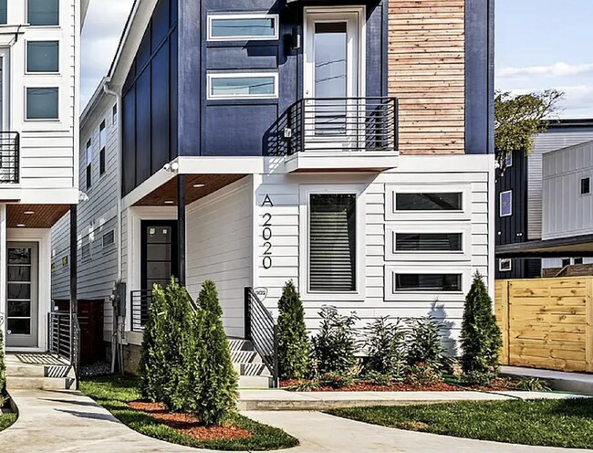 Building Photo - Modern Downtown Nashville 4 Bed, 3.5 Bath Home with Designer Finishes and Fully Fenced Backyard