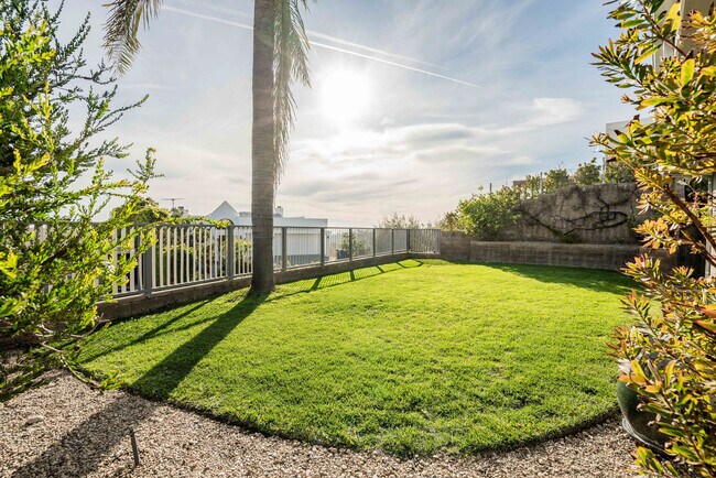 Building Photo - 686 Enchanted Way