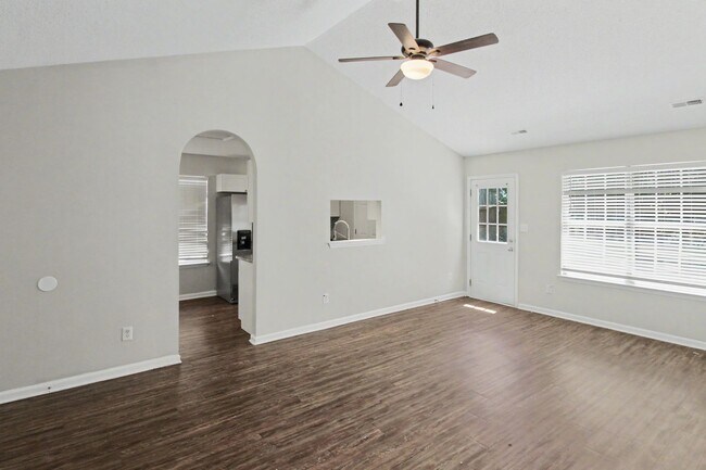 Building Photo - Beautifully Updated Ranch Home