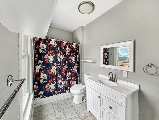 Building Photo - Spacious 3 Bedroom in Richmond