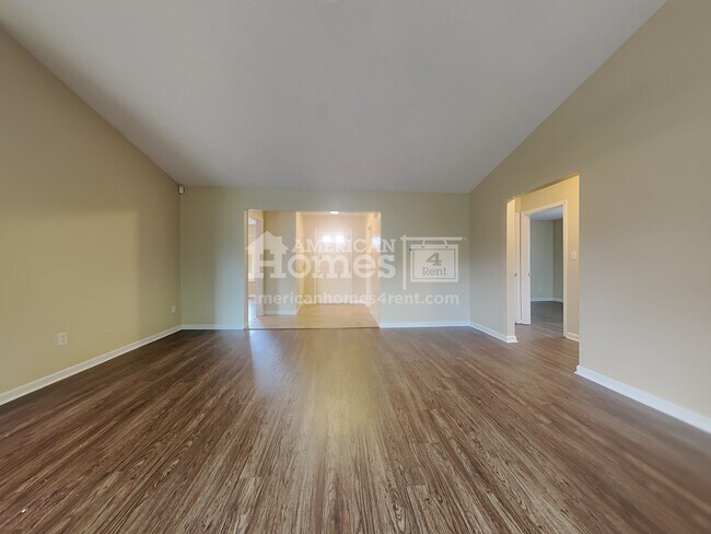 Building Photo - 131 Green Meadow Court