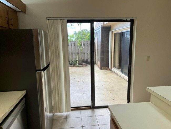 Building Photo - 4803 Waterview Cir