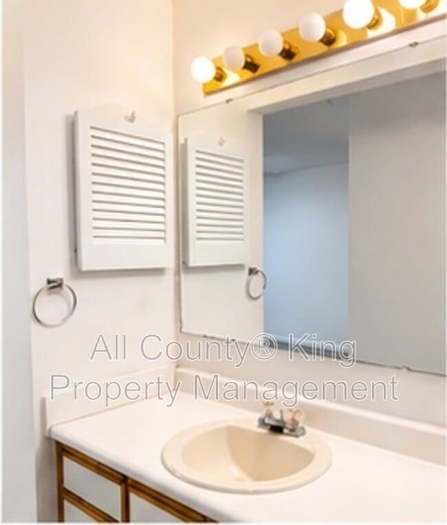 Building Photo - 342 Waterdown Dr