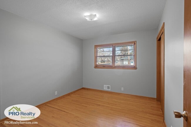 Building Photo - 4359 7th St NE