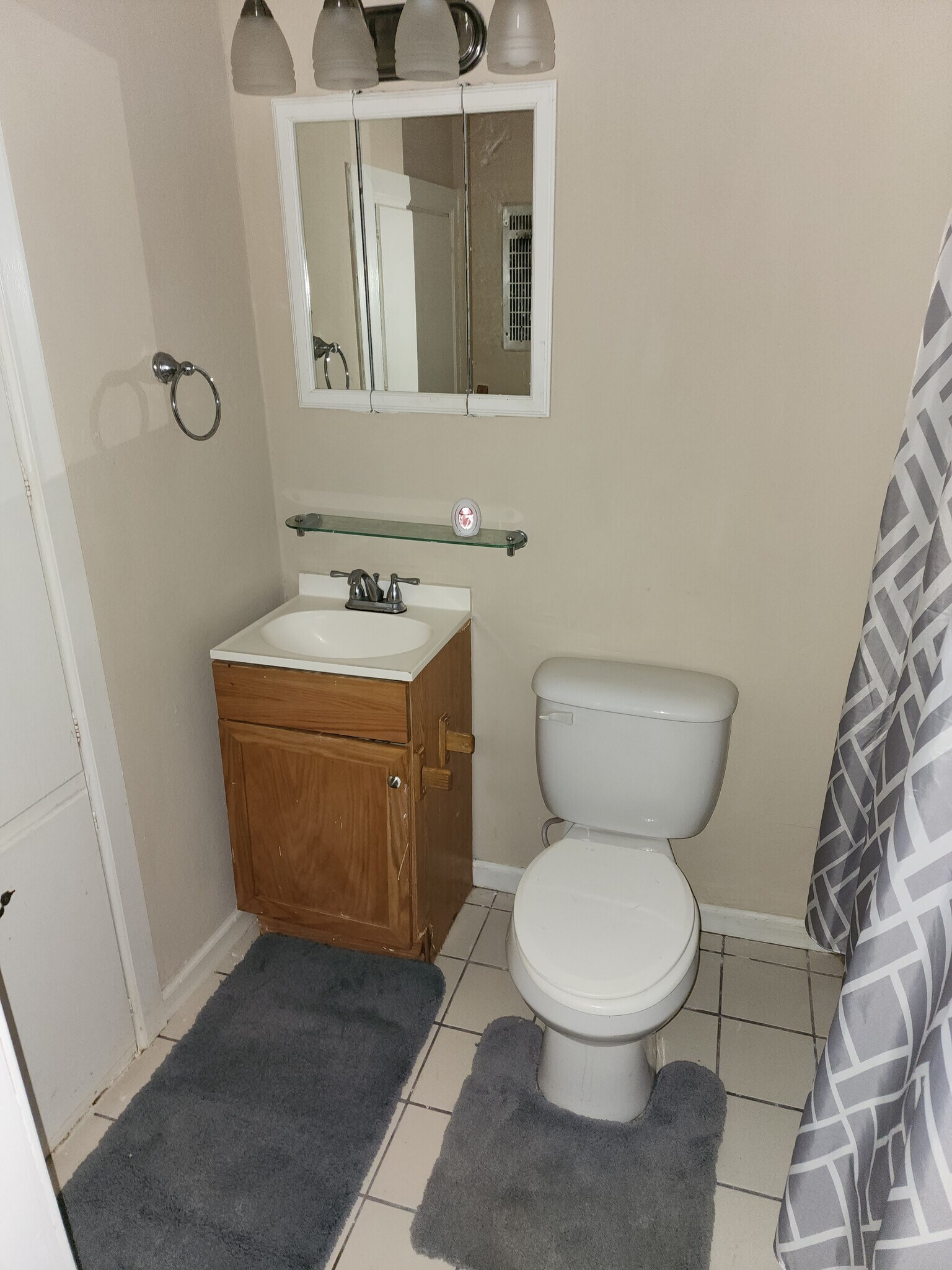 Building Photo - 6356 Buttonwood Dr