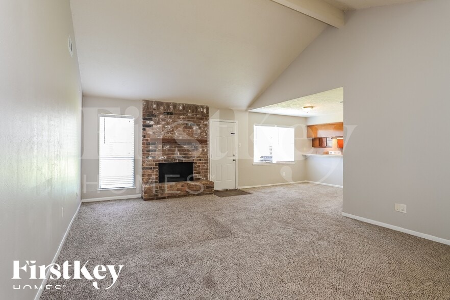 Building Photo - 13285 Lake Breeze Ln