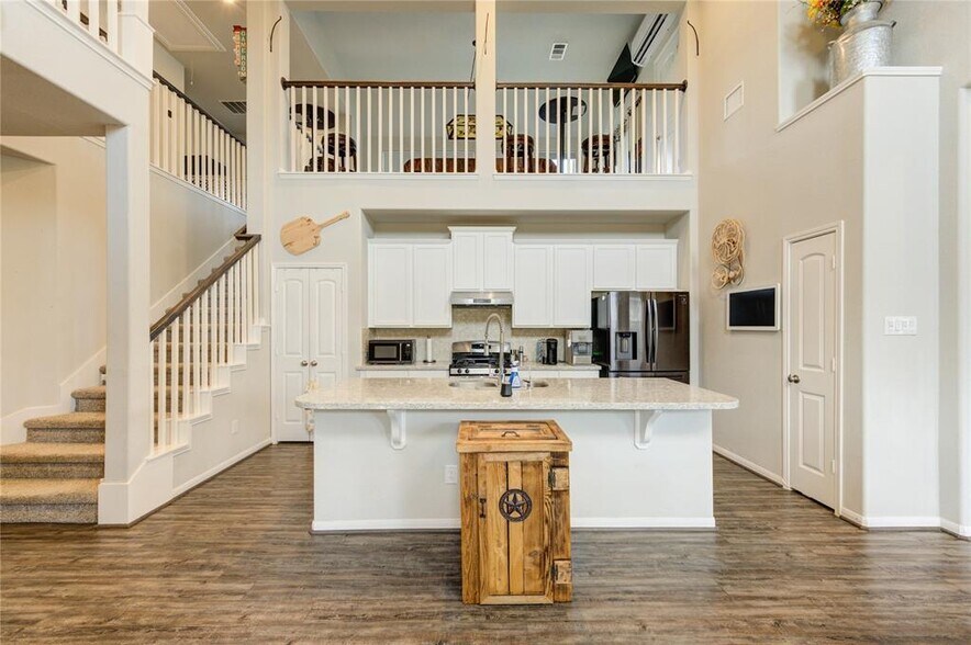 Building Photo - 30434 Butternut Oak Ln